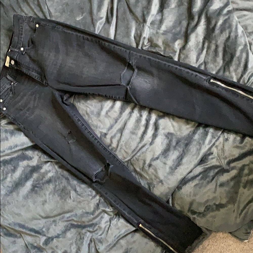 Gap True Skinny Super High Rise Destroyed Jean